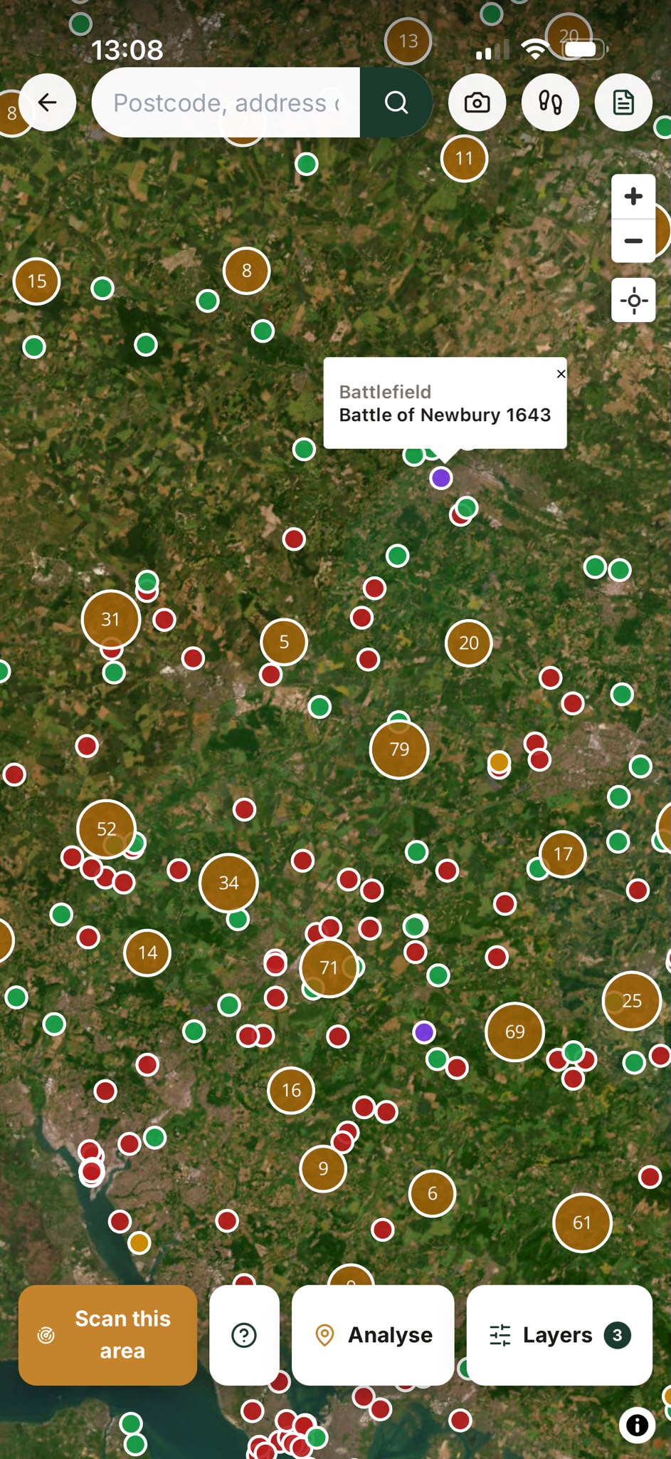 Satellite map covered in recorded find clusters with a battlefield marker for the Battle of Newbury 1643